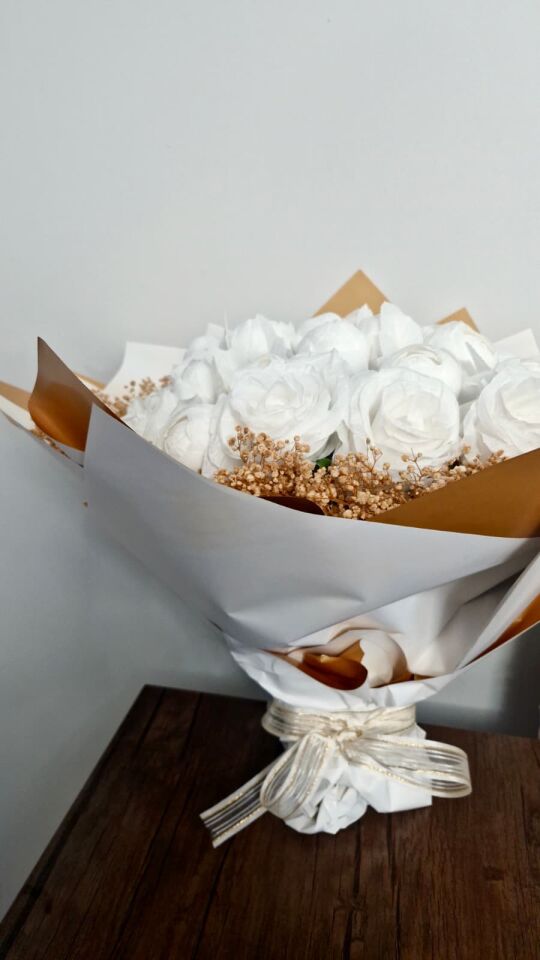 Şakayık çiçek buketi