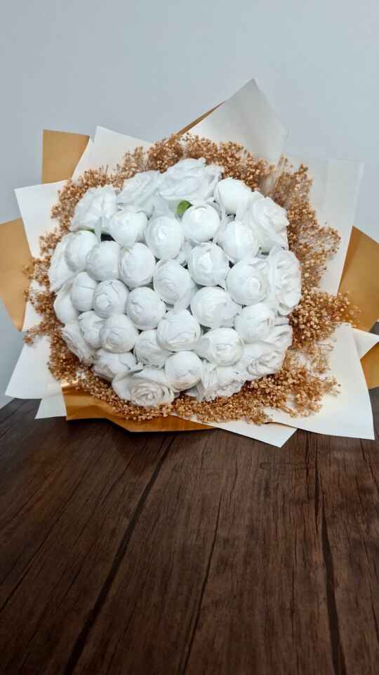 Şakayık çiçek buketi