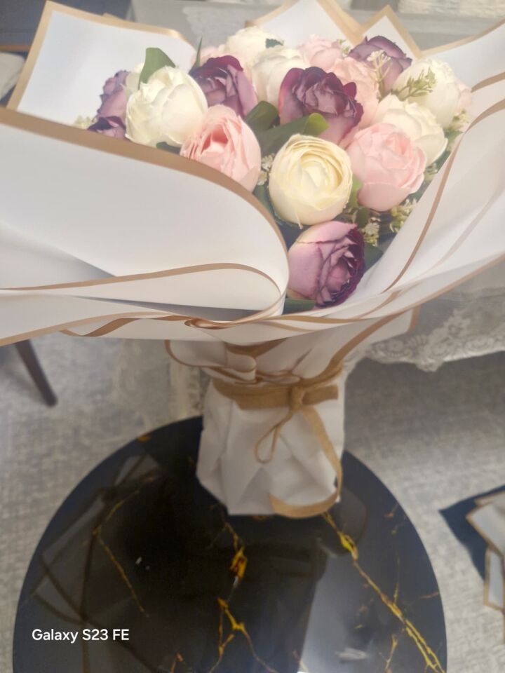 şakayık çiçek buketi 2