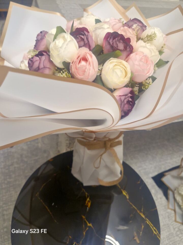 şakayık çiçek buketi 2